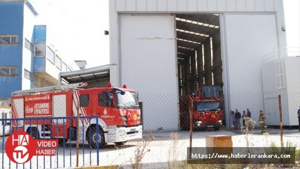 Tuzla'da fabrikanın çatısında yangın