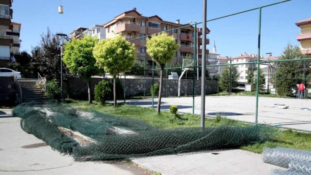 Başkan Şimşek harekete geçti! Gölbaşı’nın halı sahaları onarılıyor - Ankara