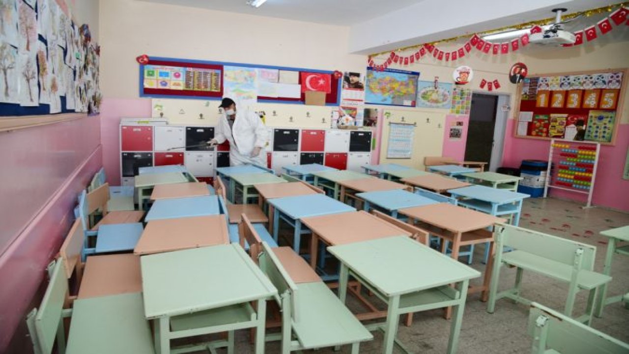 Ankara Mamak'ta Yüzyüze eğitim öncesi okullar dezenfekte ediliyor