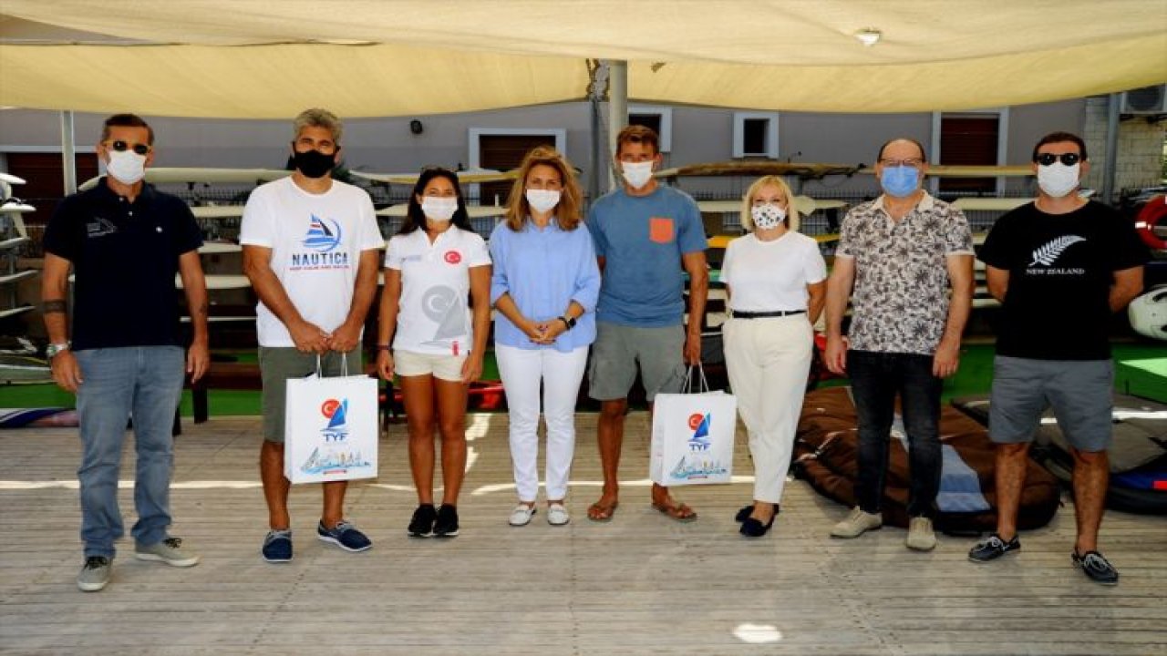 Yelken Federasyonu Başkanı Özlem Akdurak'tan Tokyo vizesi alan Dilara Uralp'e ziyaret