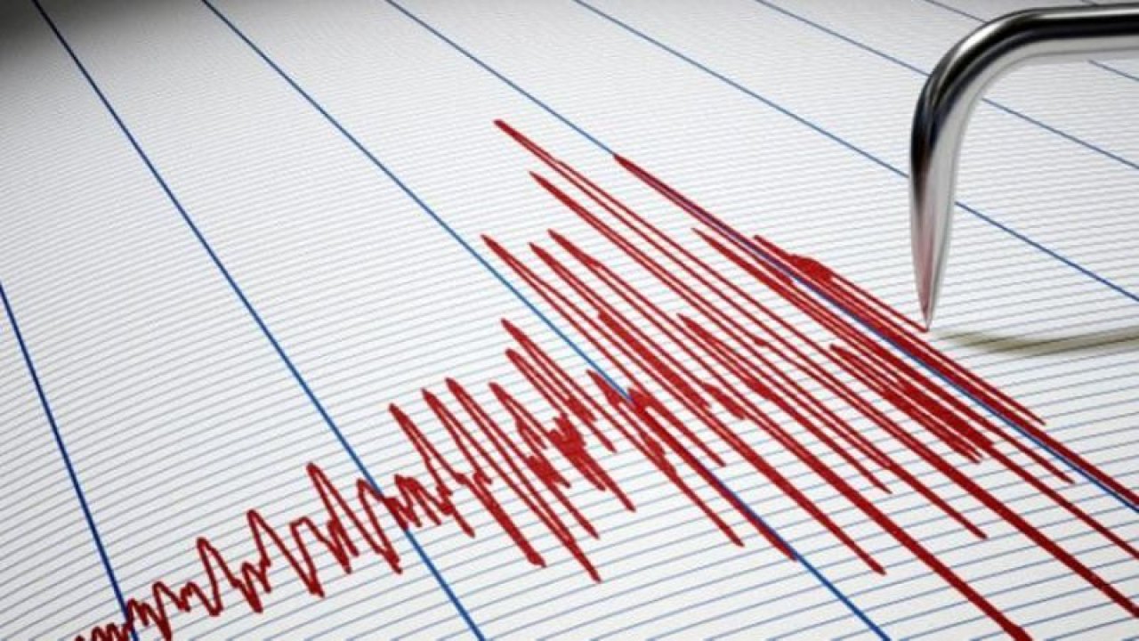 Ege Denizi'nde 5,3 VE 4.2 büyüklüğünde korkutan deprem