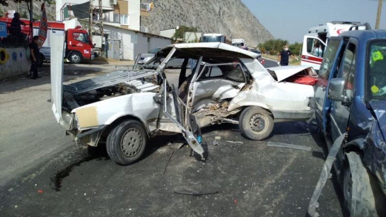 Manisa'da korkunç kaza: 1 ölü, 3 yaralı