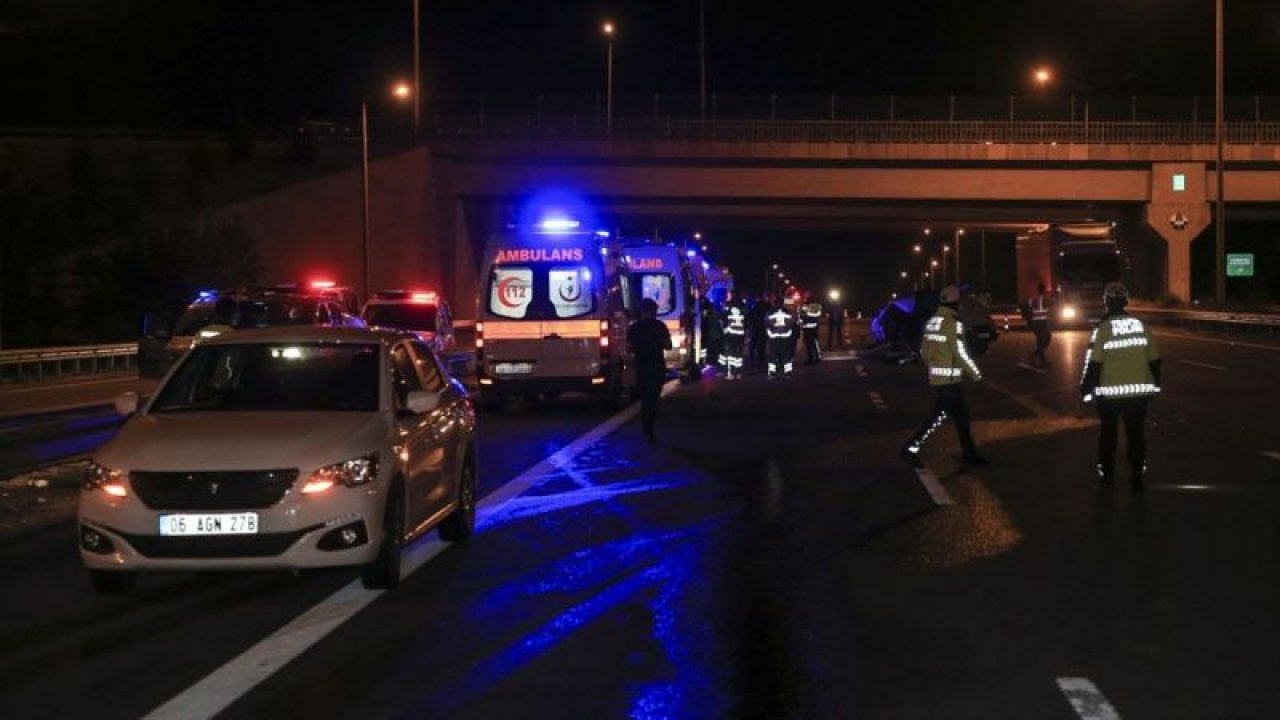 Ankara'da feci kaza: Tır otomobile arkadan çarptı: 2 ölü