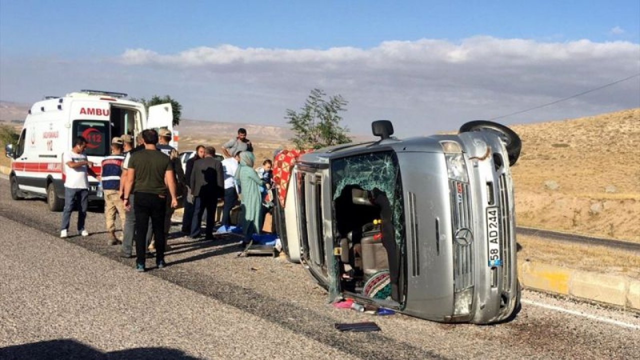 Sivas'ta korkunç kaza: 8 yaralı