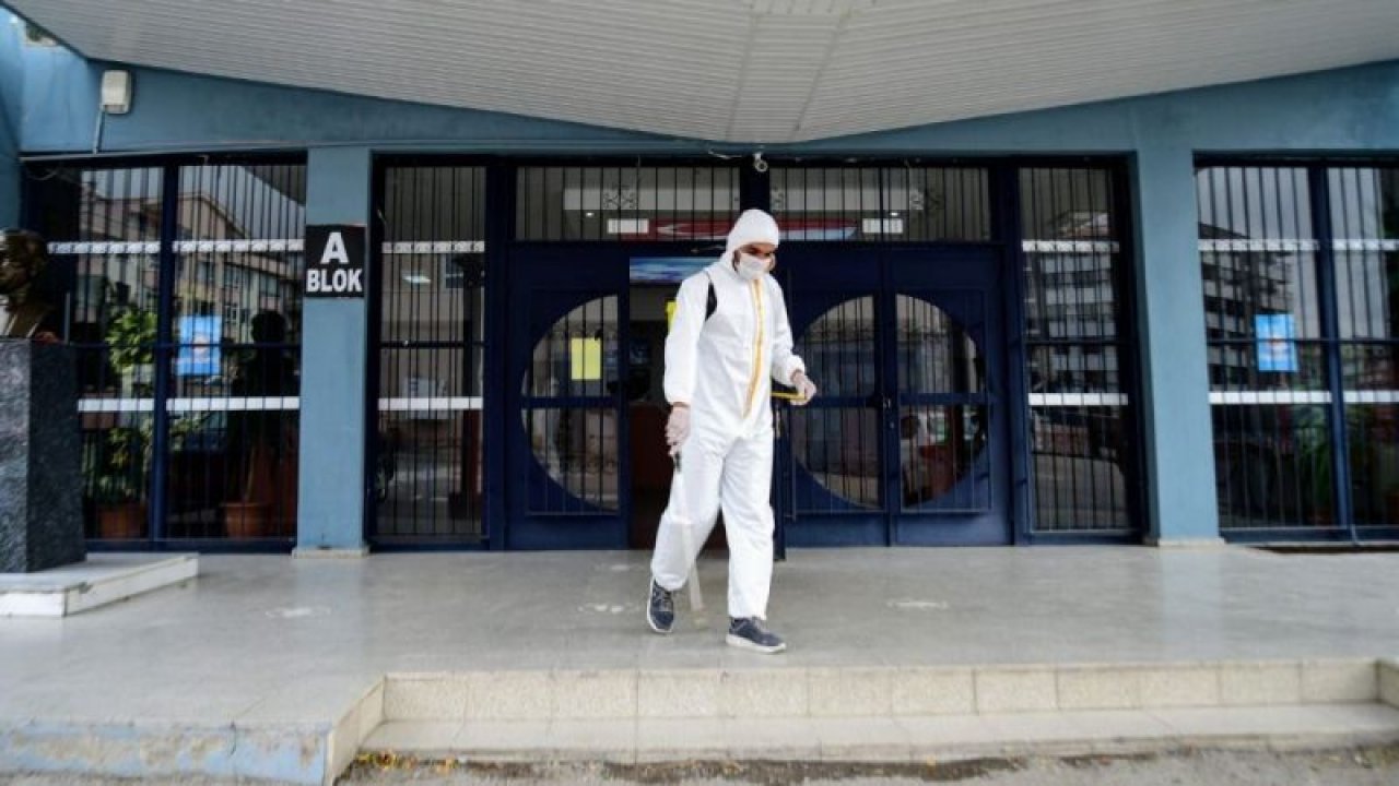Ankara Mamak'ta yüz yüze eğitim öncesi okullar dezenfekte ediliyor
