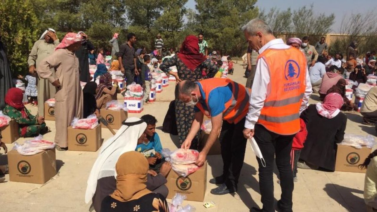 Ankara Pursaklar Belediyesi toplanan insani yardımları, Şanlıurfa’da bulunan Suriyeli vatandaşlara ulaştırdı