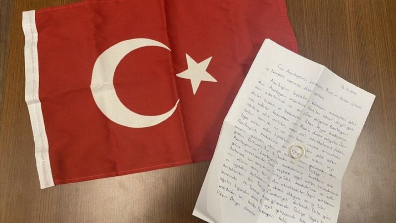 Öğretmen çift Azerbaycan'a destek için nişan yüzüğünü gönderdi - Video Haber