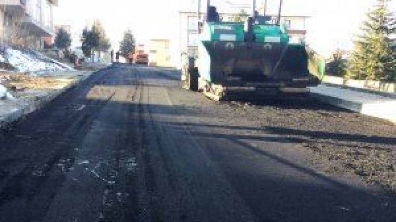 Pursaklar Belediyesi ve Büyükşehir Belediyesi, asfalt çalışmasına devam ediyor