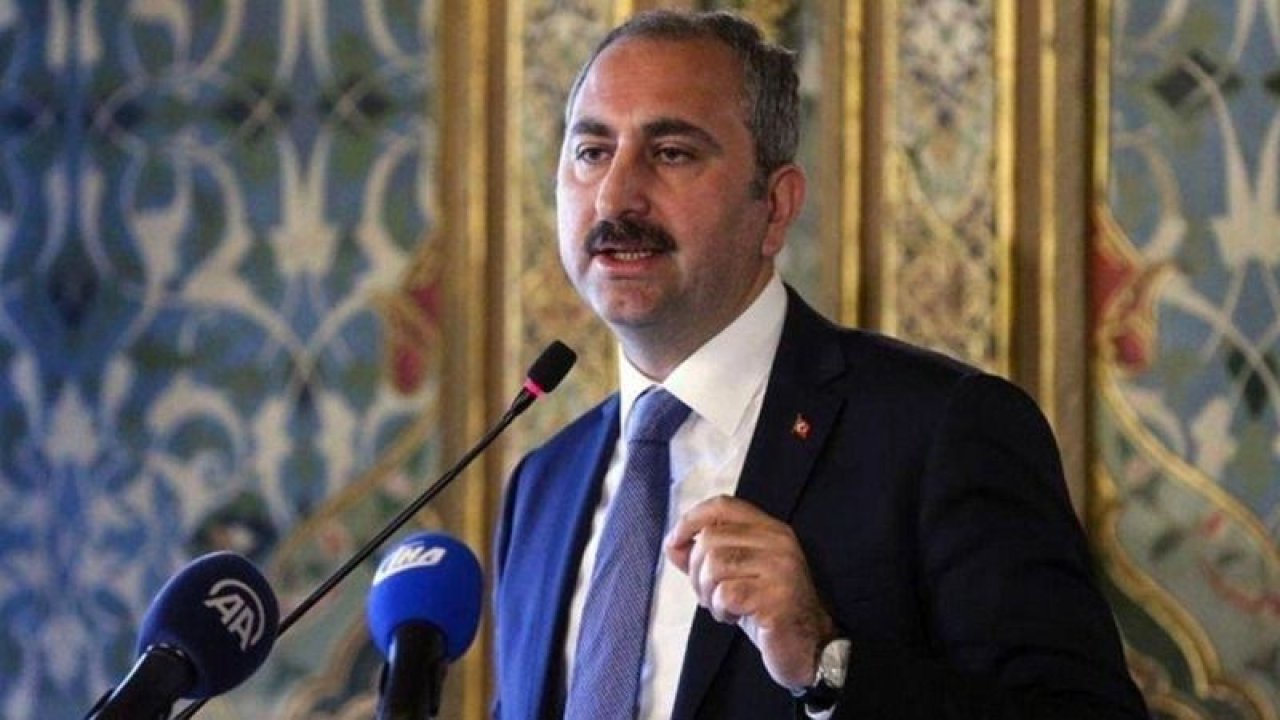 Adalet Bakanı Gül'den AYM üyesi Yıldırım'ın "Işıklar yanıyor" paylaşımına tepki