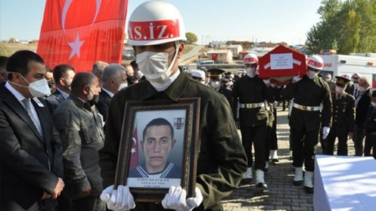 Hatay'da şehit olan sözleşmeli er Volkan Soy'un cenazesi Kars'ta defnedildi