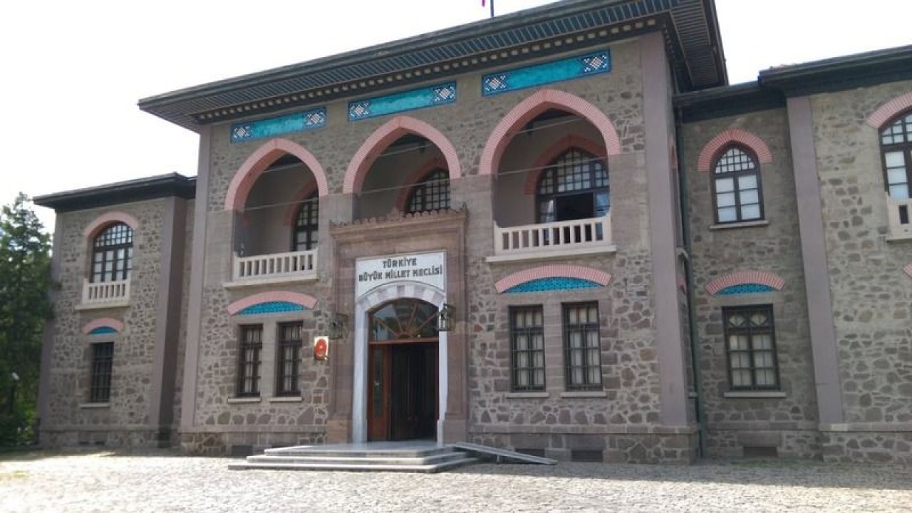 Cumhuriyet Müzesi Nerede, Nasıl Gidilir? Ankara Cumhuriyet müzesinde neler var? Cumhuriyet Müzesi hangi günler açık, Müze Kartı Geçerli Mi?