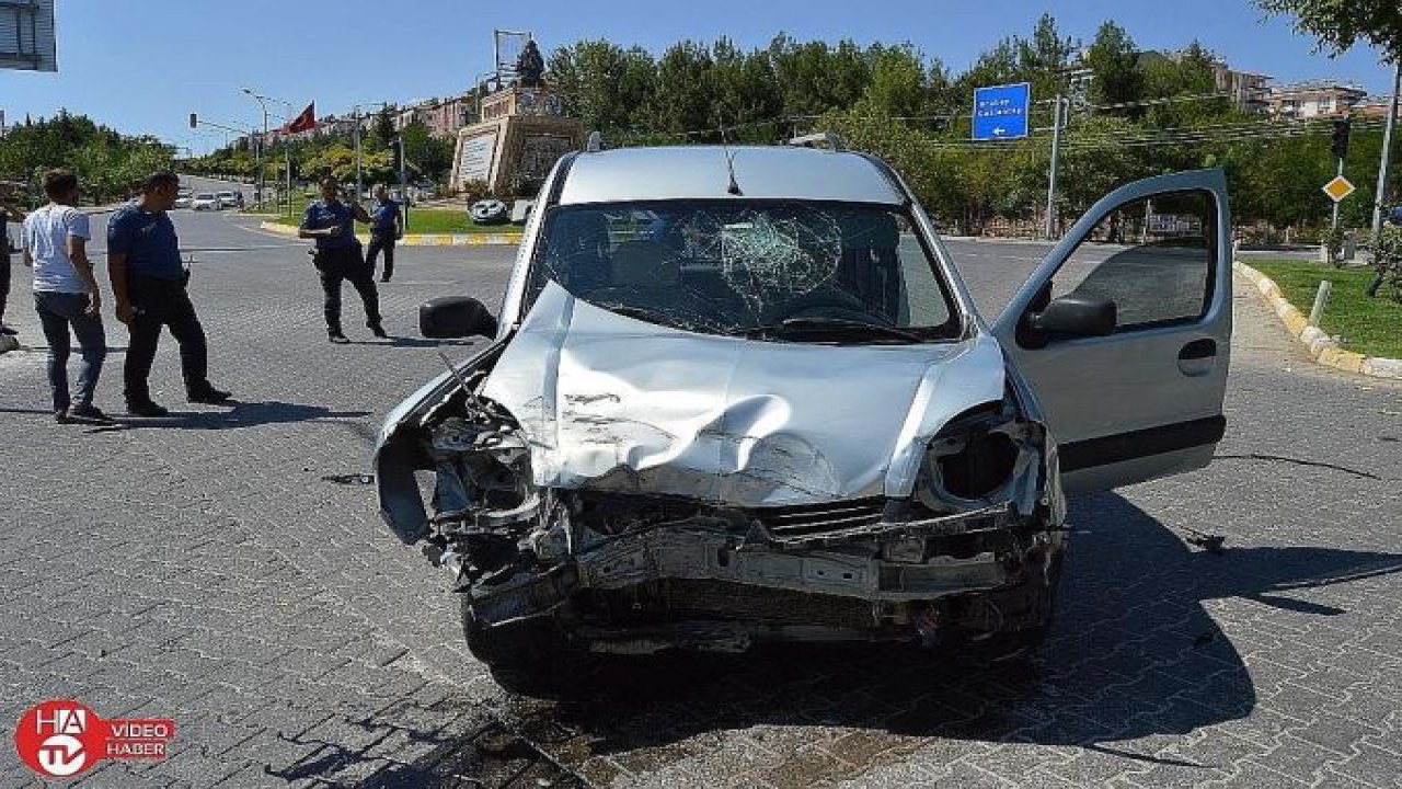 Hafif ticari araç ile kamyonet çarpıştı: 5 yaralı