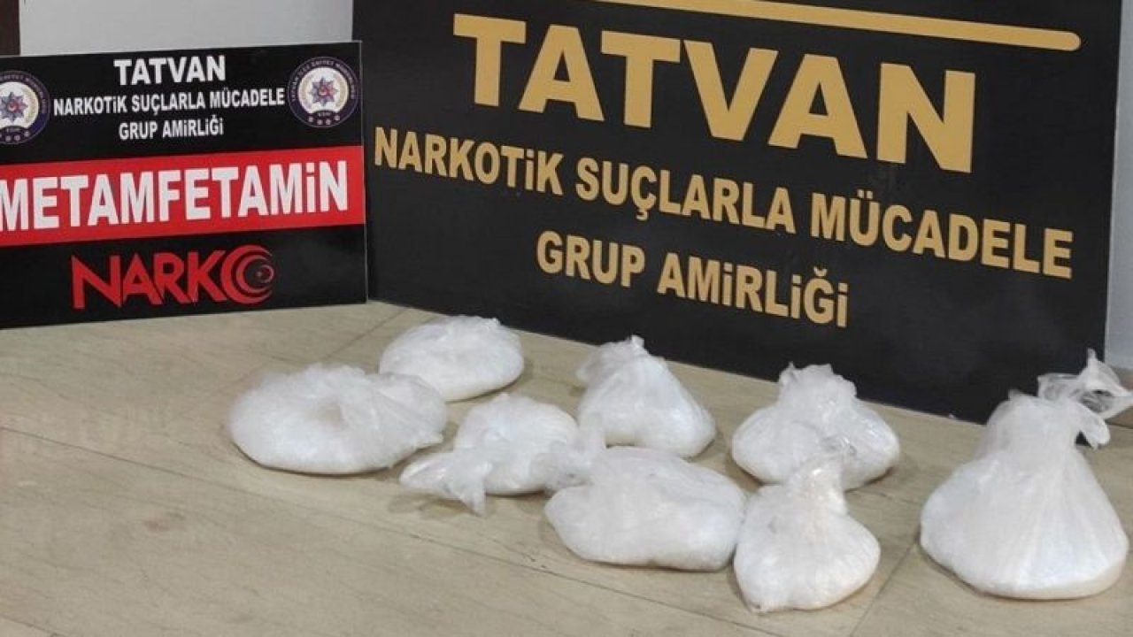 Bitlis'te bir otomobilde 2 kilo 780 gram sentetik uyuşturucu bulundu