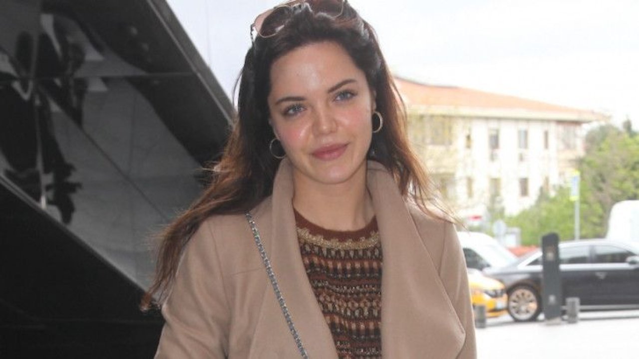 Bir Zamanlar Çukurova Dizisinin En Güzel Oyuncusunun Estetiksiz Halini Görenler Gözlerine İnanamıyor! "Bu Neymiş Böyle..."