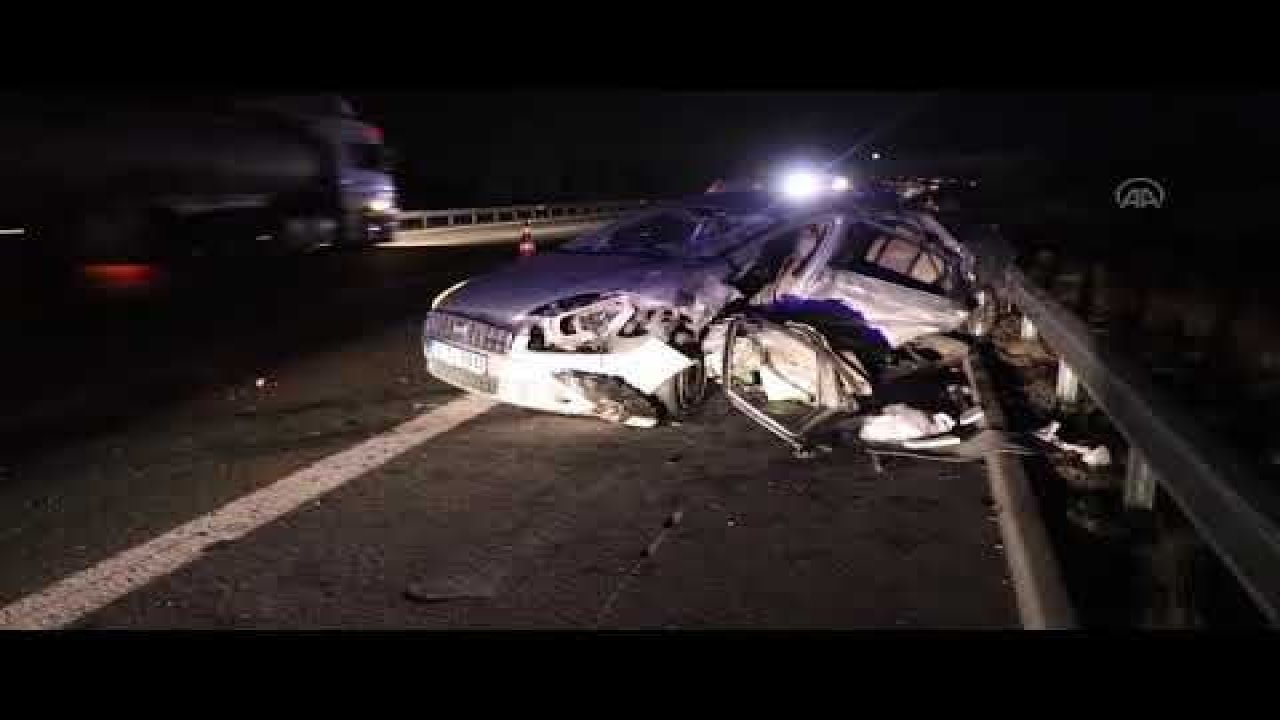 Feci kaza! iki otomobil çarpıştı: 2 ölü, 9 yaralı