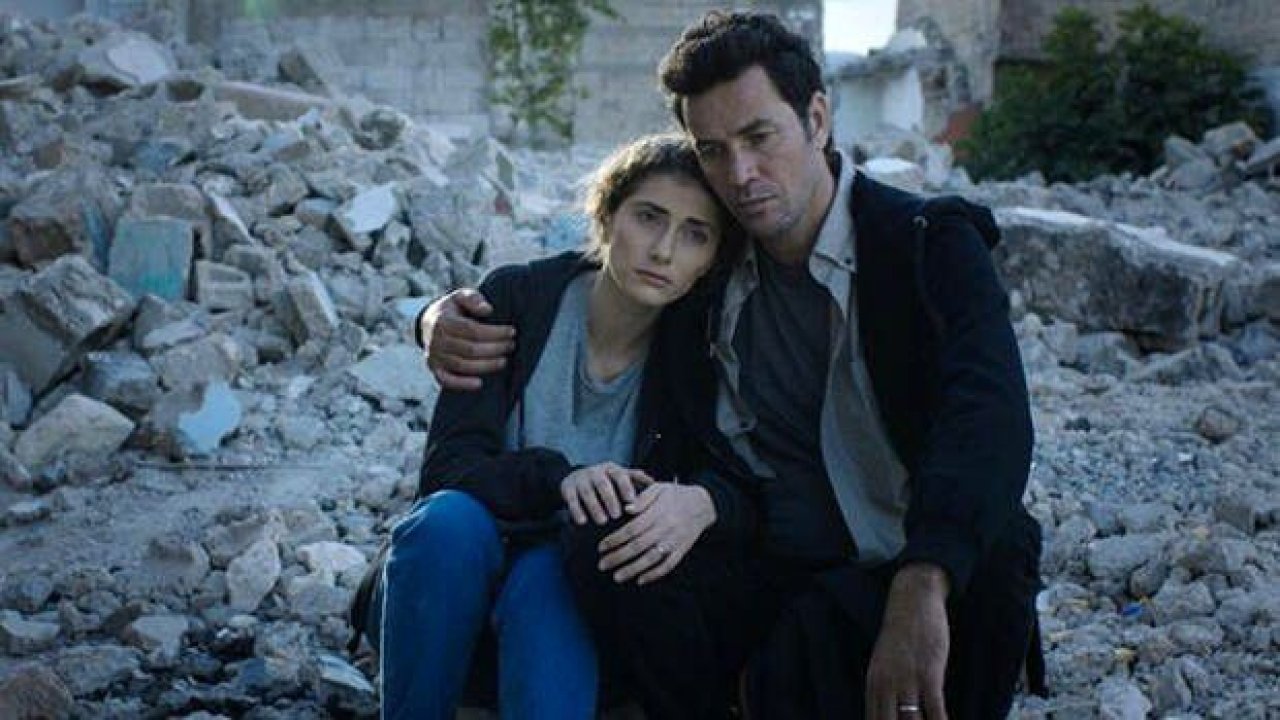 "Flaşbellek" filmine Kadıköy'de sinemaseverlerden yoğun ilgi