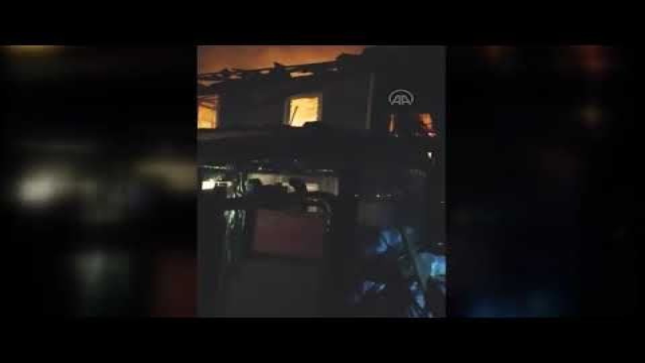 Düzce'de iki katlı ev yandı