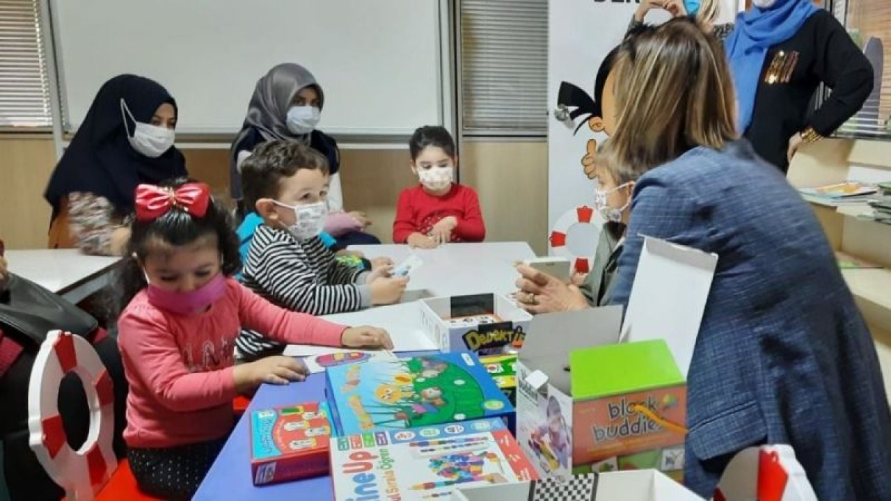 Ankara Sincan Bebek Kütüphanesi'nin minik ziyaretçileri hem eğleniyor, hem öğreniyor