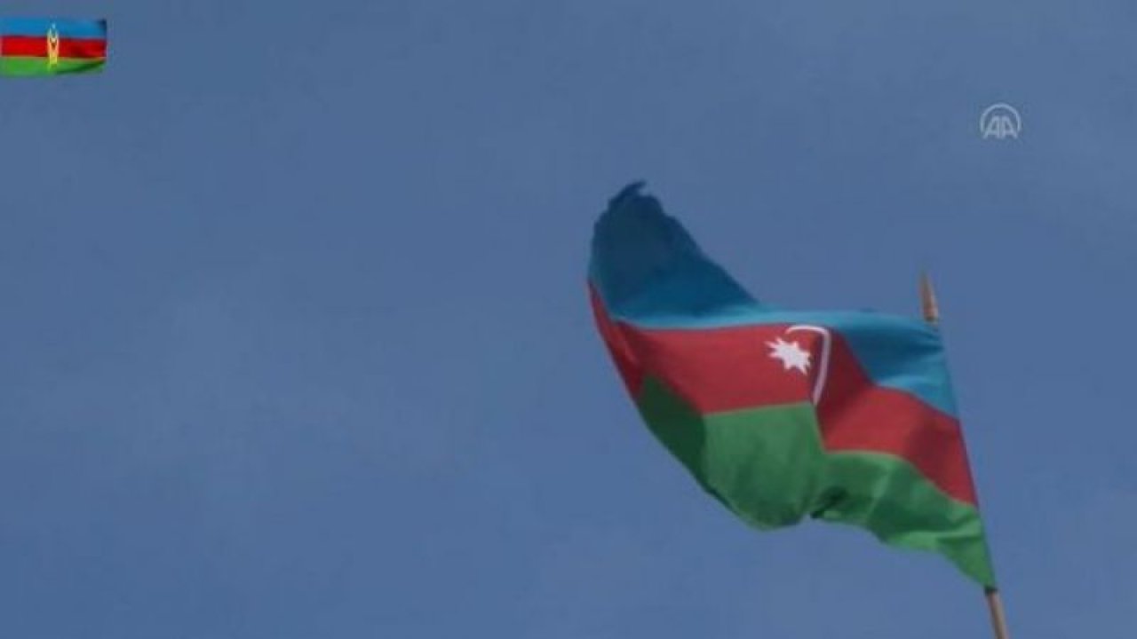Azerbaycan ordusu, Şuşa kentinde Azerbaycan bayrağını dalgalandırdı