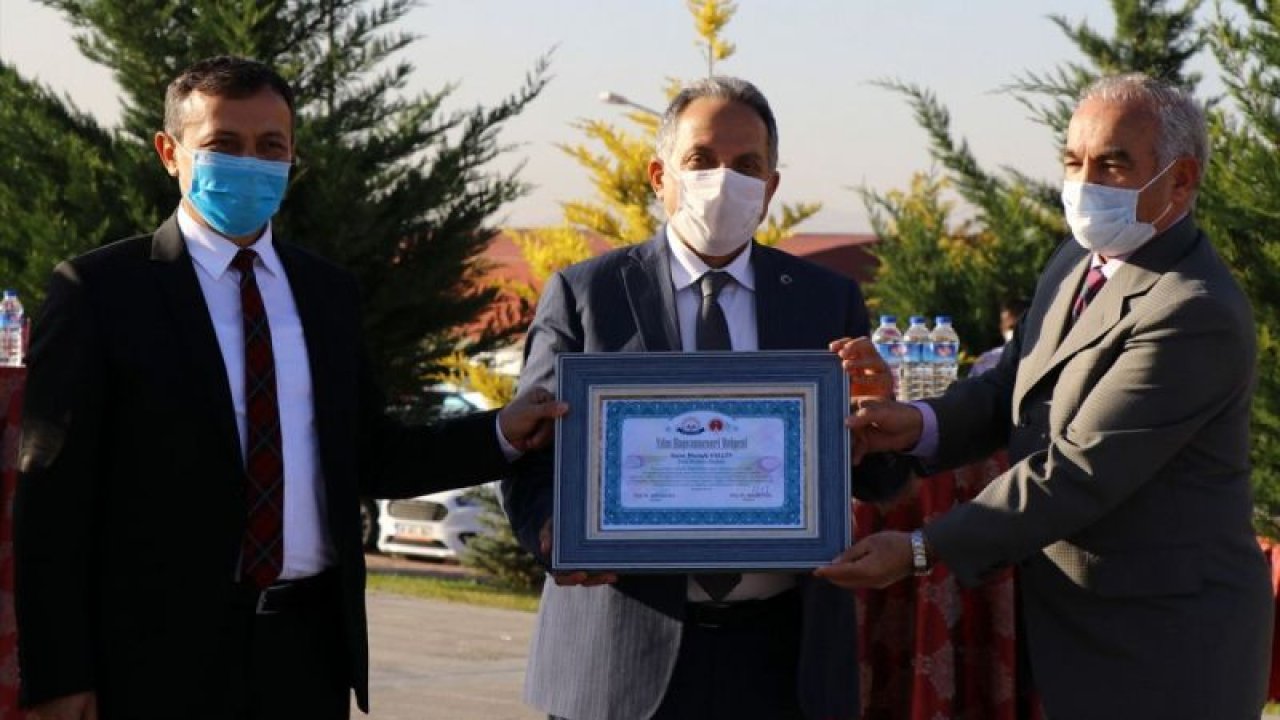 Belediye Başkanı Yalçın'a "Yılın Hayvanseveri Beratı" verildi