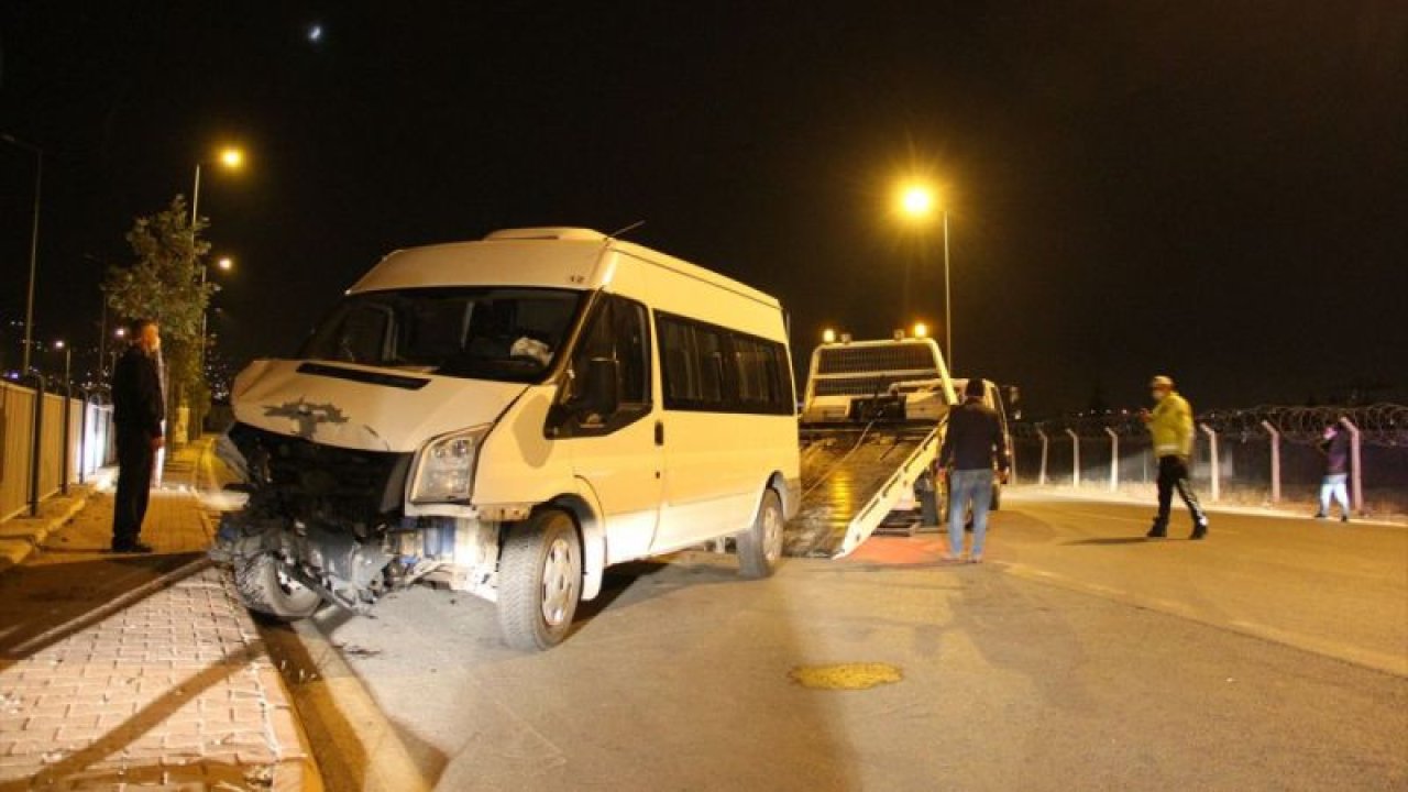 Kayseri'de servis minibüsü ile otomobil çarpıştı 6'sı asker 8 kişi yaralandı