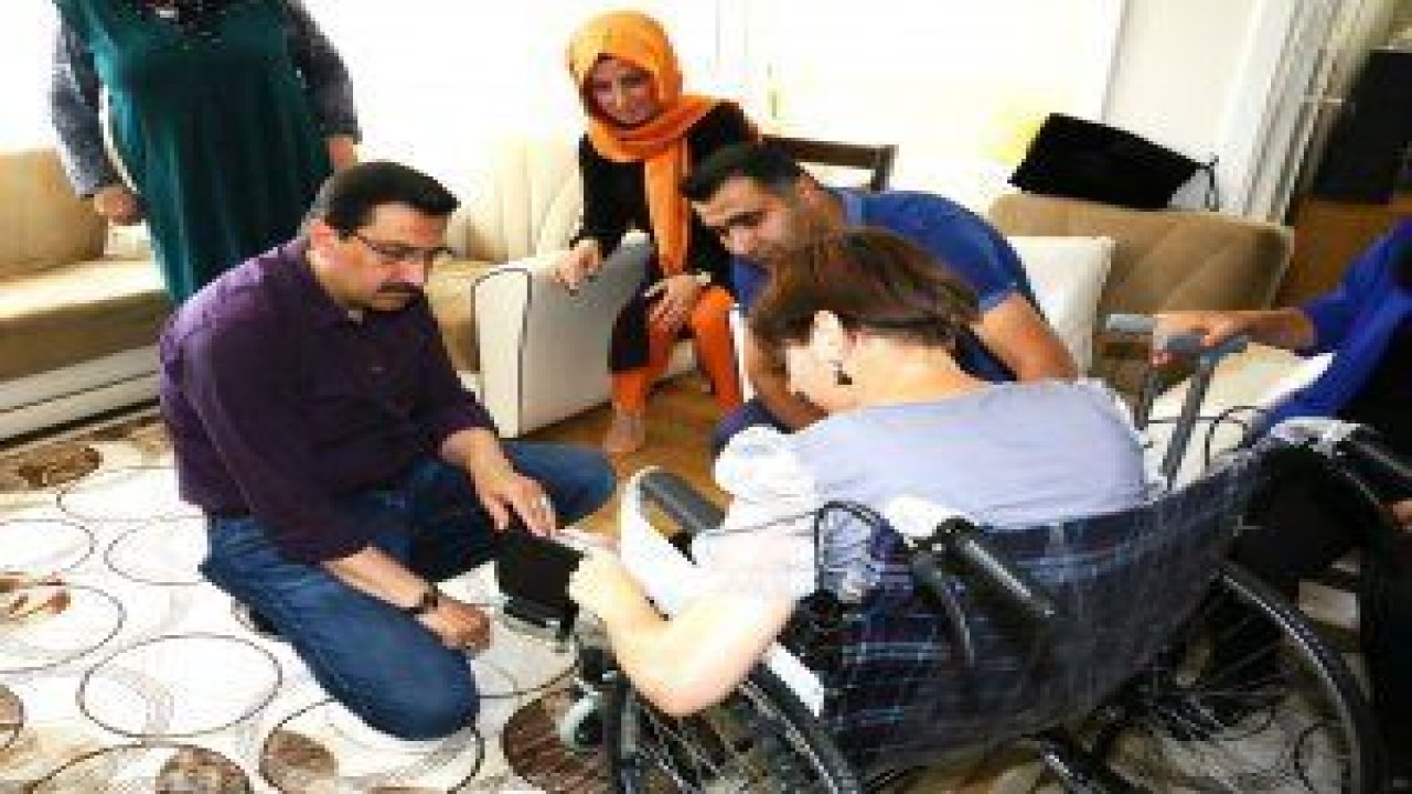 Mustafa Ak, doğuştan engelli Tuğba Coşkun’un 3 dileğinden 2’sini gerçeğe dönüştürdü
