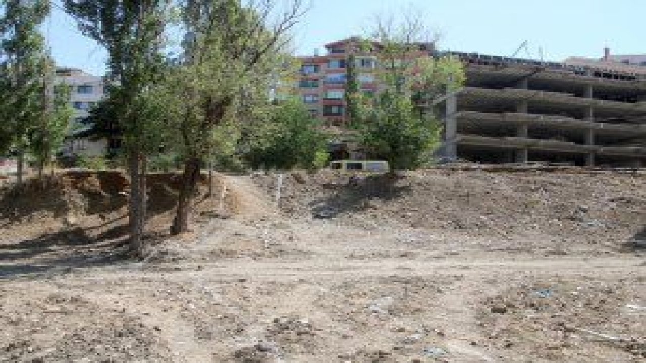 Hilal Mahallesi’nde inşa edilen “Adalet Parkı”nda çalışmalar başladı