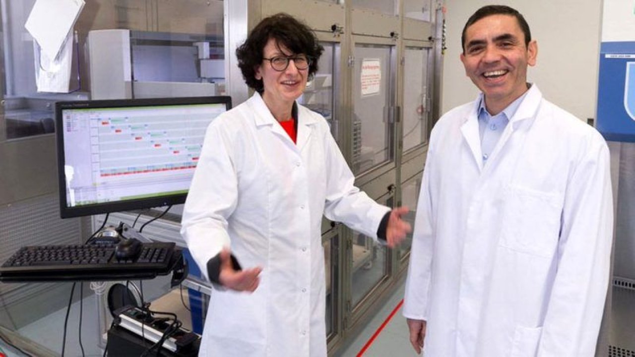 Merkel, Kovid-19'a karşı aşı geliştiren Prof. Dr. Şahin ve eşi Dr. Türeci'yi övdü