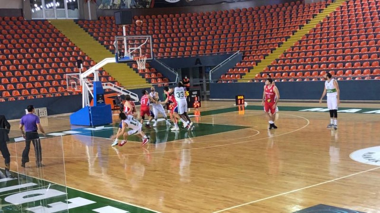 Mamak Belediyesi Basketbol Takımı, çekişmeli geçen maçtan galibiyetle ayrıldı