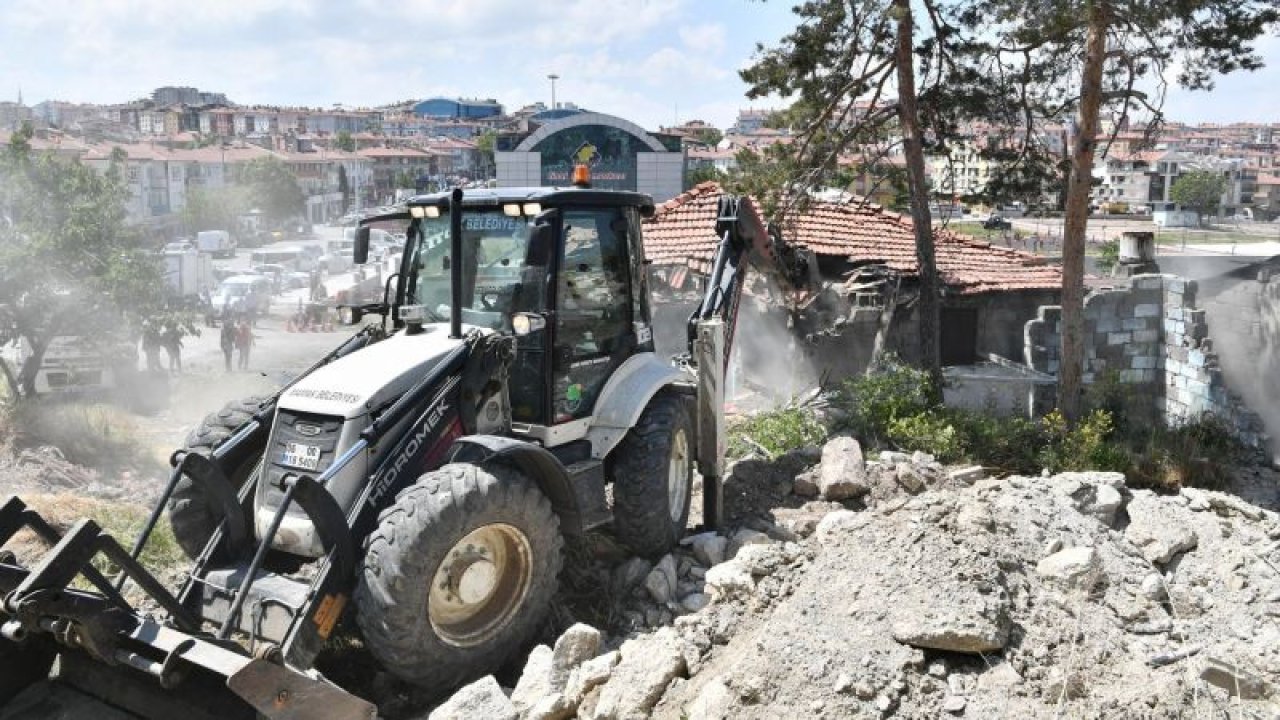 Ankara Mamak'ta 743 kaçak yapı yok edildi