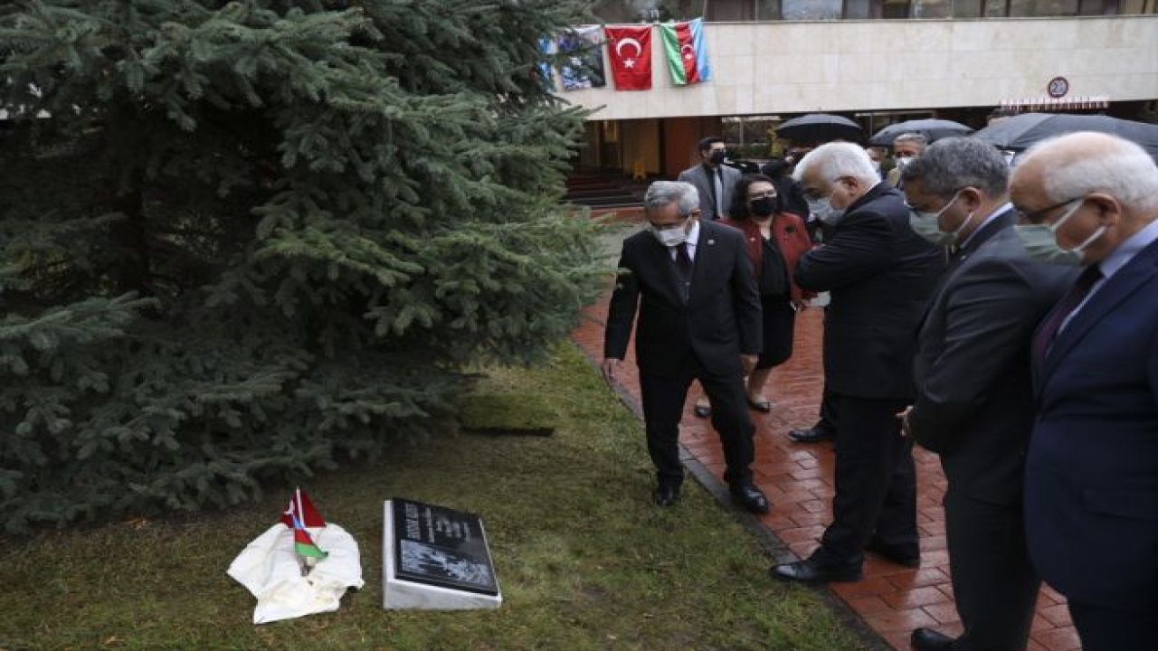 Azerbaycan'ın kurucu lideri Haydar Aliyev, Ankara Üniversitesi bahçesine diktiği ağacın başında anıldı