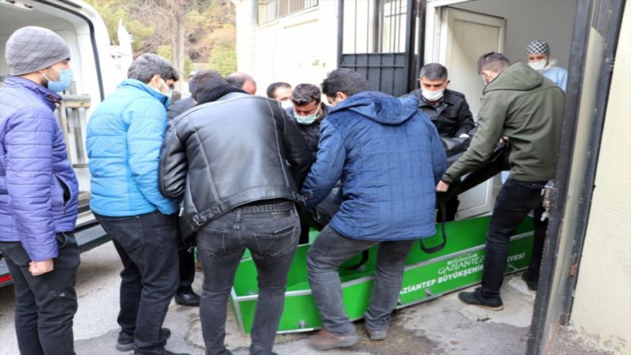 Gaziantep'te hastanede çıkan yangında ölenlerin cenazeleri ailelerine teslim ediliyor