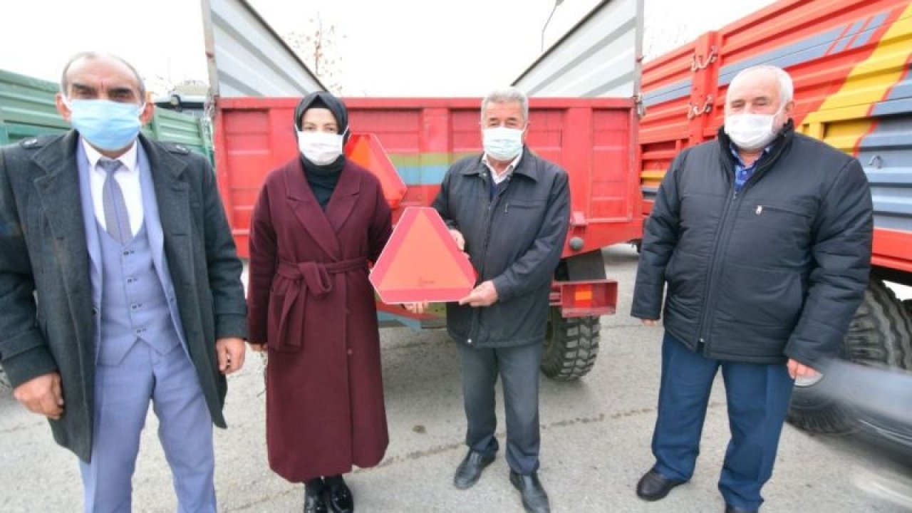 Ankara Akyurt'ta çiftçilere reflektör dağıtıldı