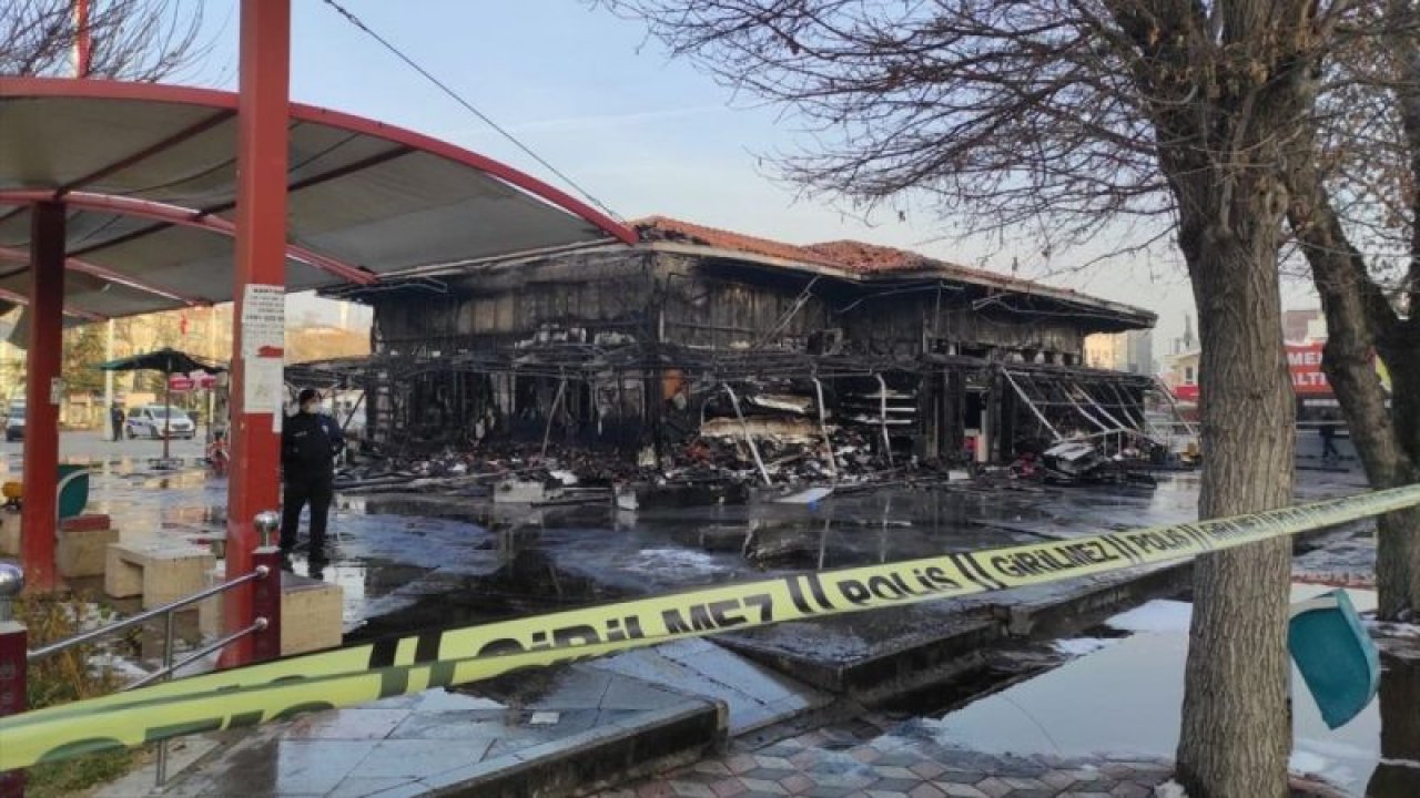 Ankara'da korkutan yangın! 10 dükkan kullanılamaz hale geldi