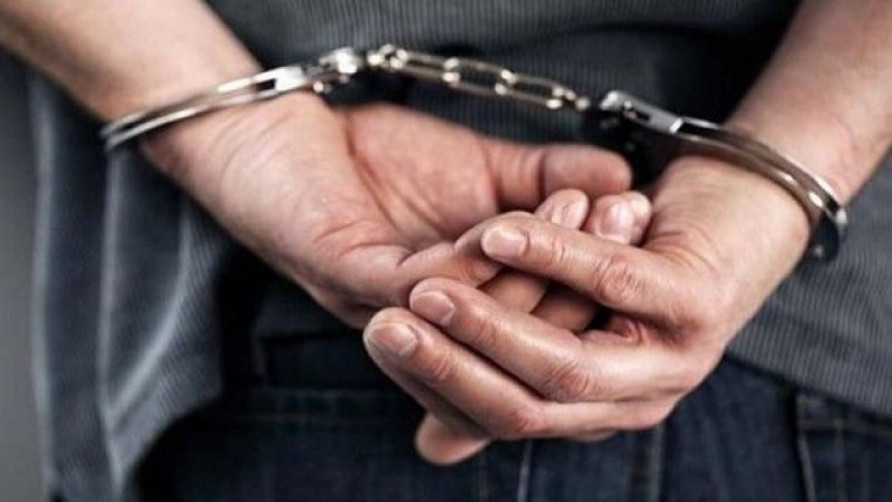 Esenyurt'ta 3 kişi silah ticareti yaptıkları iddiasıyla tutuklandı