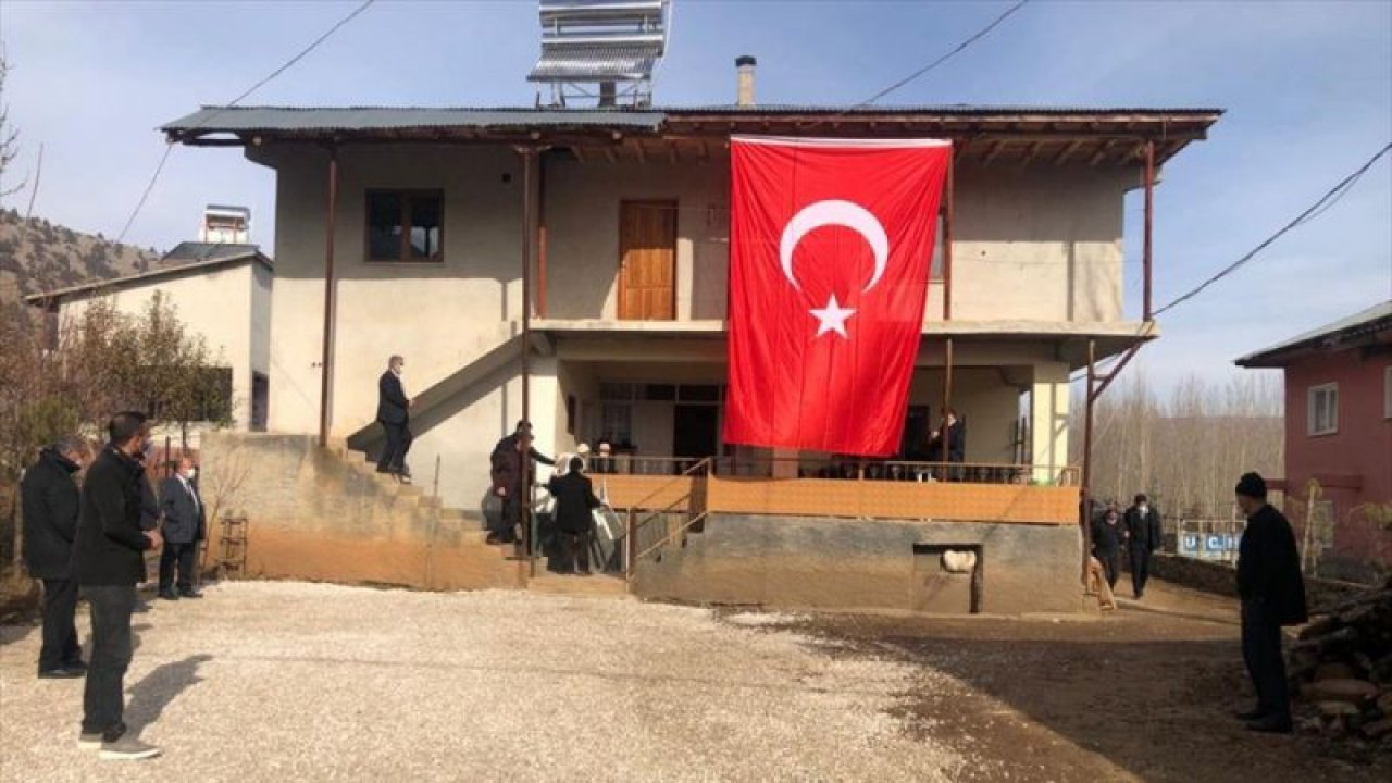 Şemdinli'de çığ düşmesi sonucu şehit olan sözleşmeli er Özdemir'in ailesine acı haber verildi