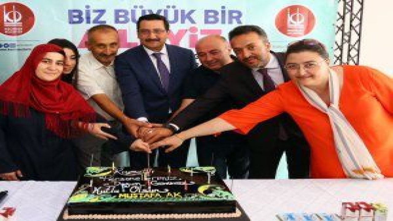 Keçiören Belediye Başkanı Mustafa Ak’tan personeline doğum günü sürprizi