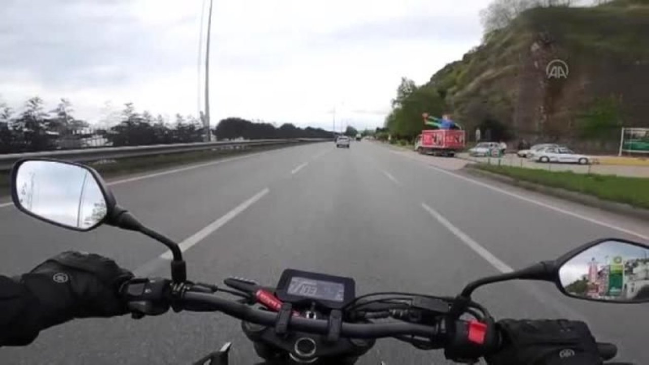 Samsun'da trafik polisi ile motosiklet sürücüsünün diyaloğu gülümsetti