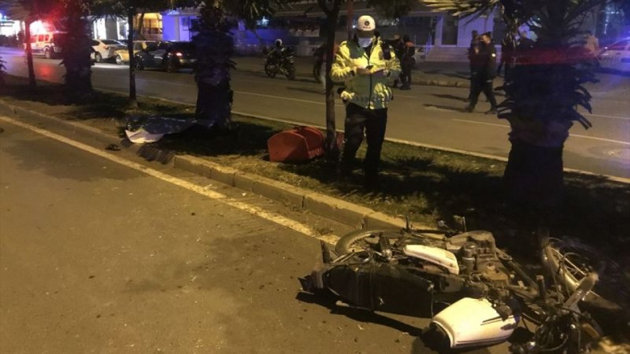 Adana'da motosiklet devrildi: 1 ölü, 2 yaralı