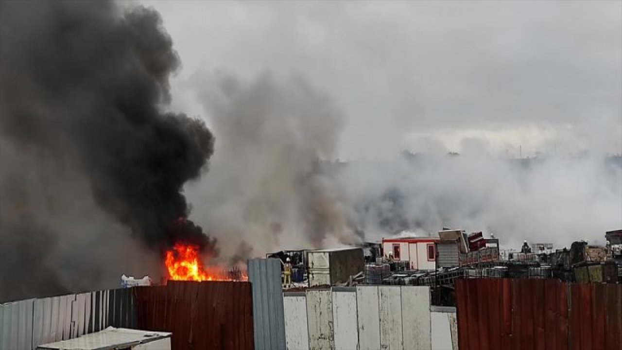 Tuzla'da fabrika deposunda yangın