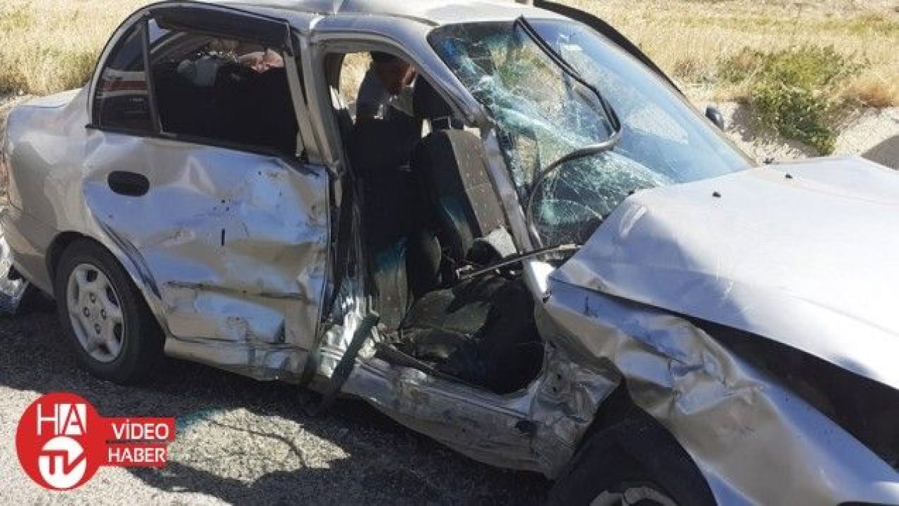 Kırıkkale’de iki otomobil çarpıştı: 1 ölü, 10 yaralı