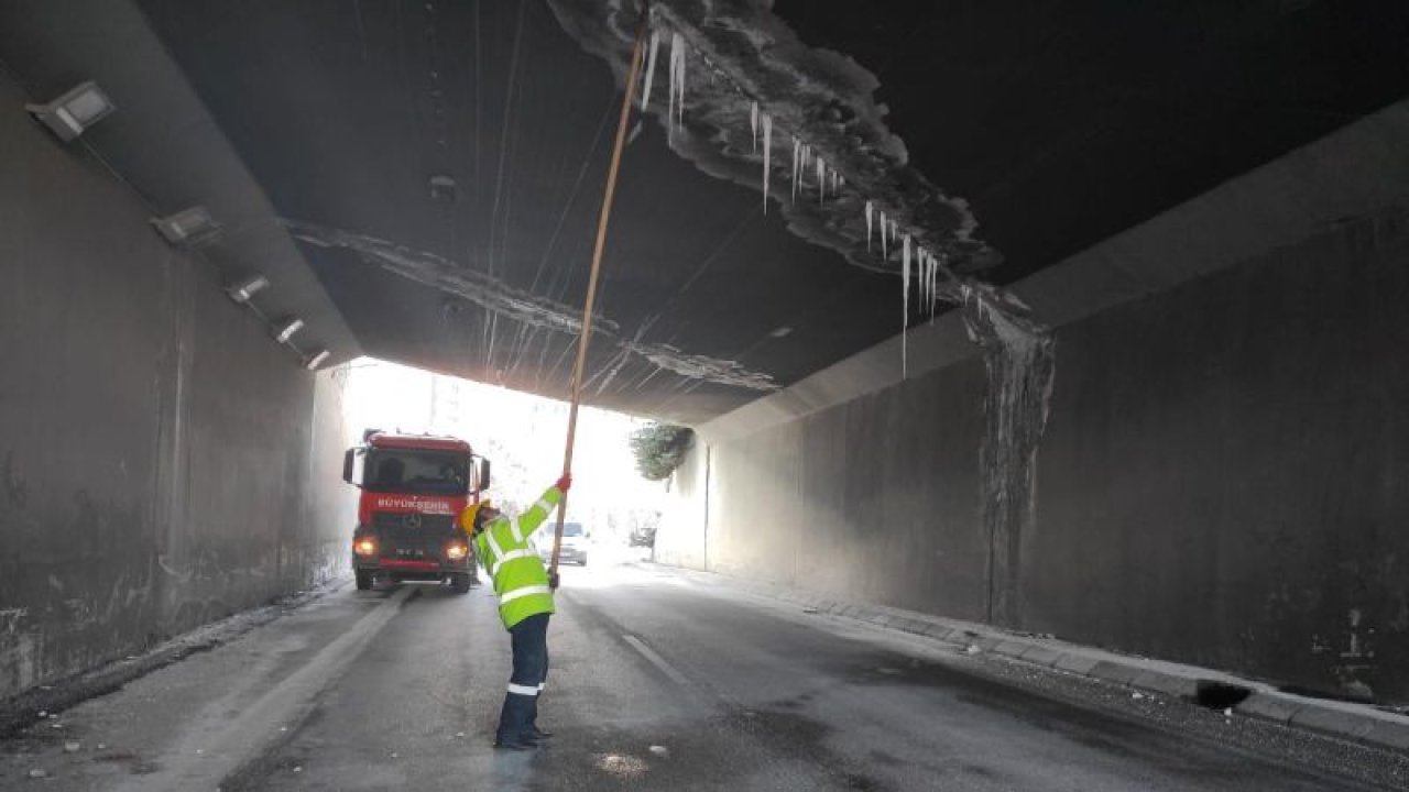Başkent’te Tehlikeye Geçit Yok: Buz Sarkıtları Temizleniyor
