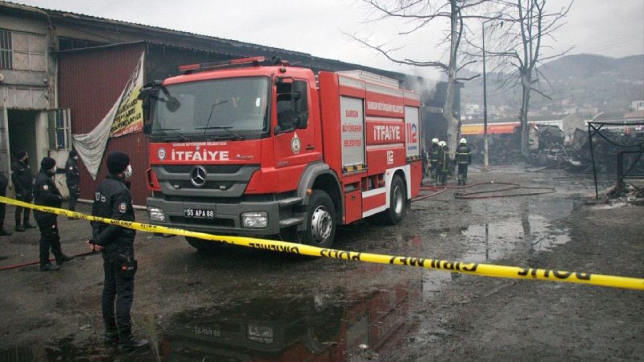 Samsun'da Yangın: 4 iş yeri ve 2 otomobil yandı