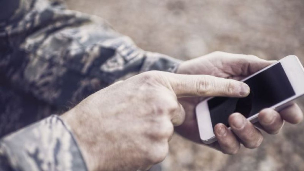 Askerde Telefon Yasak Mı? Akıllı Telefon Dışında Kullanılabilir Mi? Kışlada Telefon Serbest Mi?