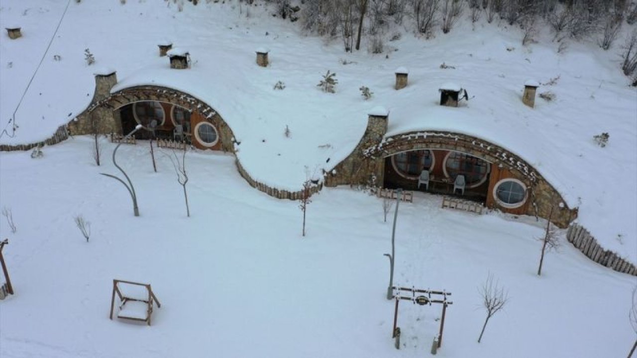 Sivas'ta kar altındaki "Hobbit Evleri" ilgi görüyor