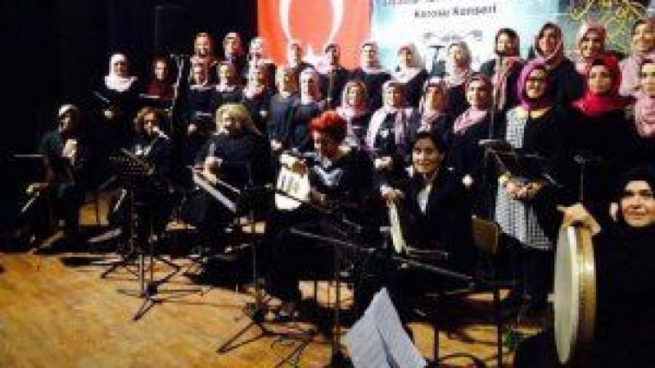 Mamak Belediyesi tasavvuf müziği kursiyerleri konser düzenledi