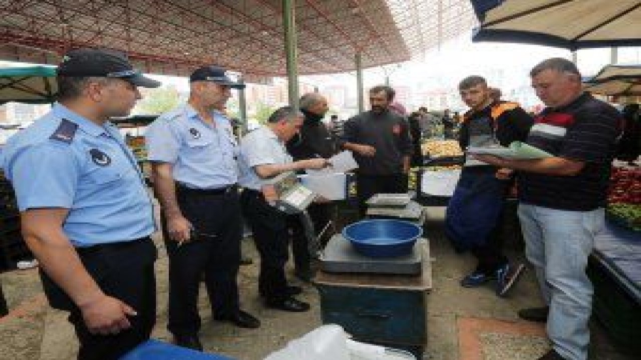 Yenimahalle Belediyesi Zabıta ekipleri, ilçe pazarlarında ölçü-ayar denetimlerine devam ediyor