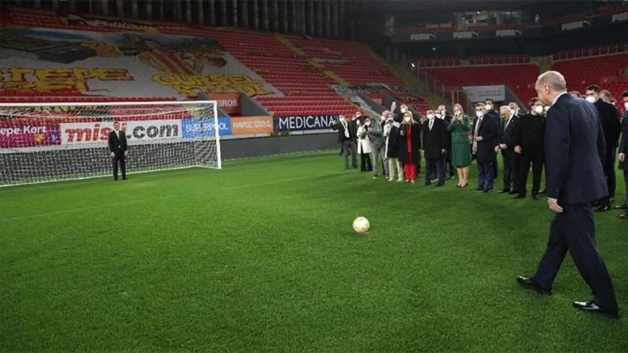 Cumhurbaşkanı Erdoğan'dan "Durmak yok, gollere devam" paylaşımı