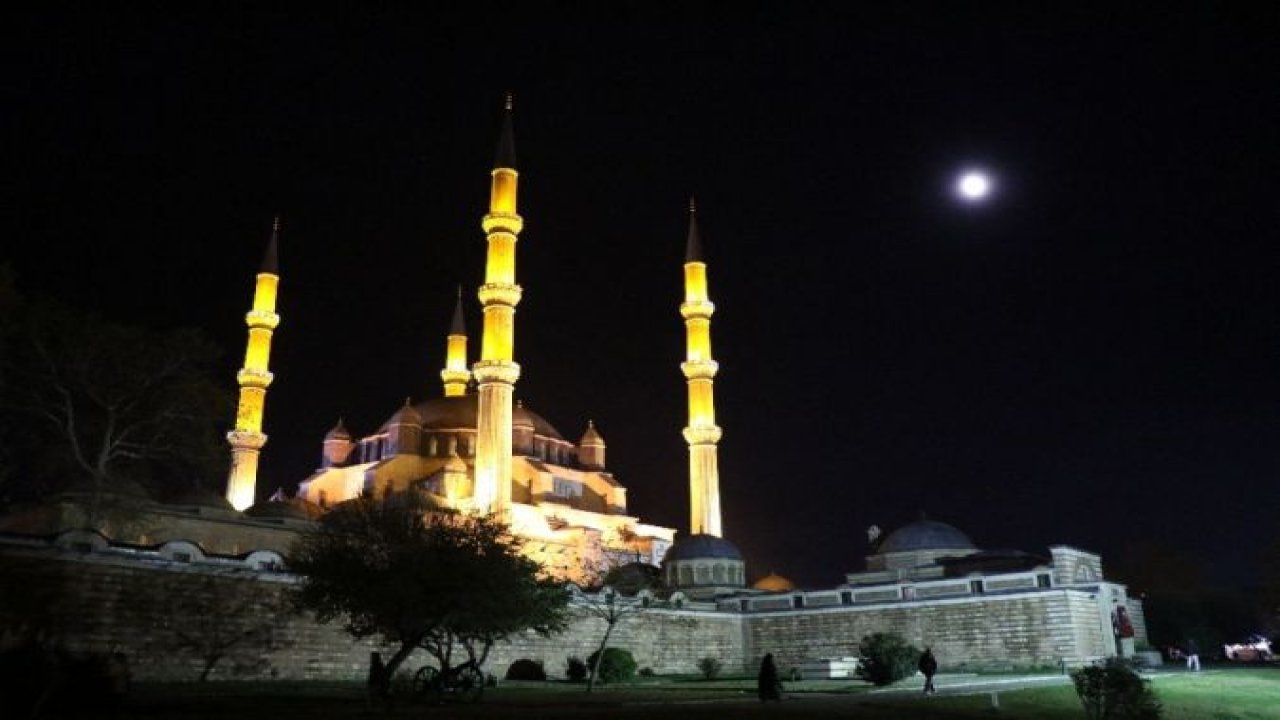 Ramazan’ın Şerifin Habercisi Berat Kandili Bu Gece İcra Edilecek