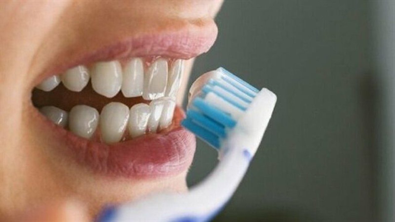 Oruçluyken Diş Fırçalanır Mı? Diş Fırçalamak Orucu Bozar Mı?